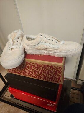 VANS VELVET SNEAKERS  COLOR  CREAM     SIZE 7.5